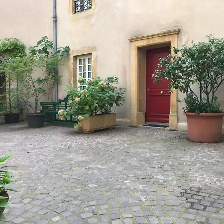**** Les Roches **** Apartman