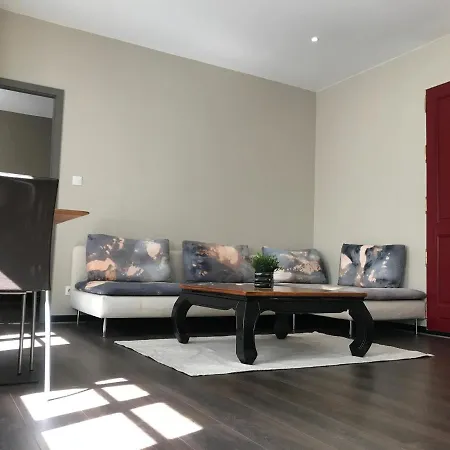 **** Les Roches **** *