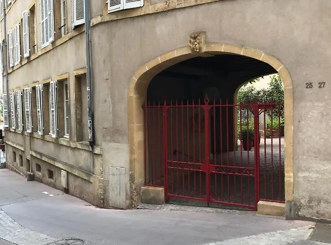 **** Les Roches **** * Metz